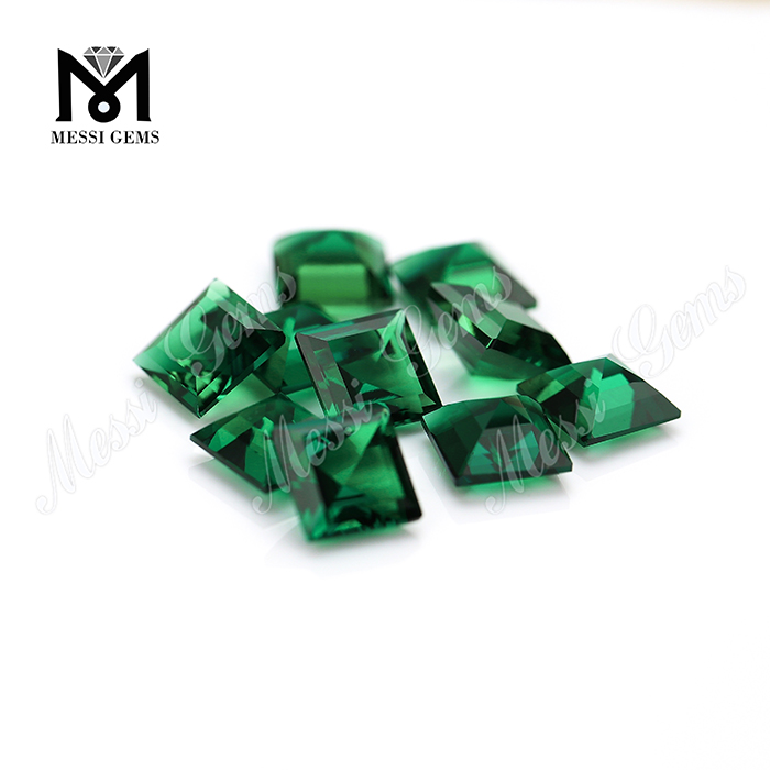 Pedras preciosas esmeraldas verdes sintéticas preparadas em laboratório