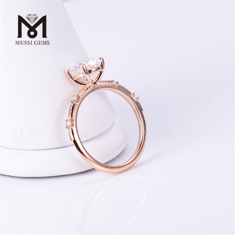 anel de diamante oval de diamante de laboratório de ouro rosa de 2 quilates à venda