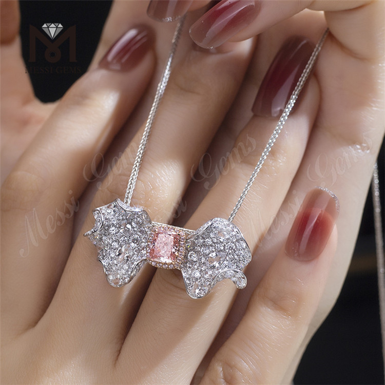 anéis de noivado de diamante com corte almofada rosa