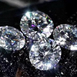 Quanto custam os diamantes de moissanita?Eles vão manchar?