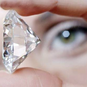 Os diamantes de laboratório podem substituir os diamantes naturais 